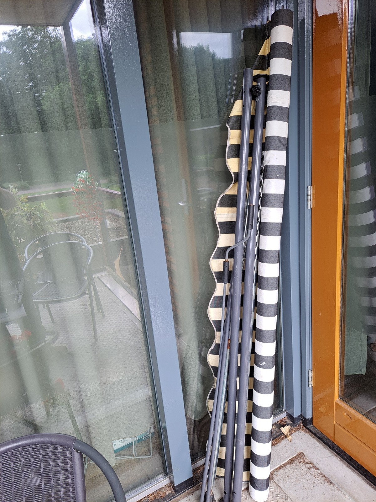 Te koop staande zonnescherm voor op het balkon, Ophalen, Uitvalscherm