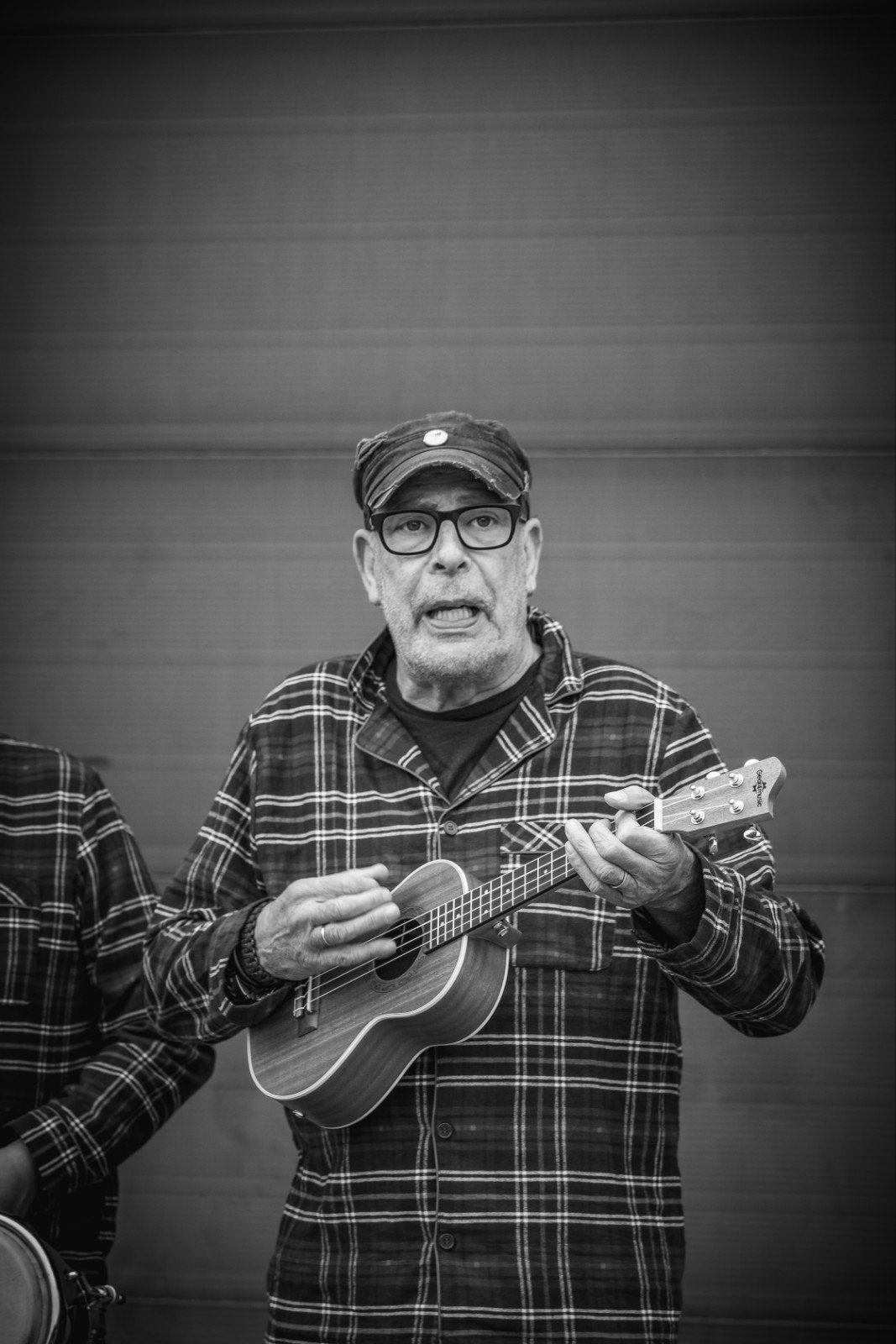 Gezocht folkband, Contacten en Berichten