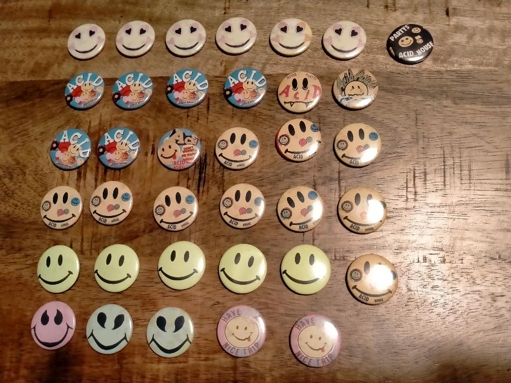 Smiley Acid Hippie 80's vintage buttons button smile Party, Ophalen of Verzenden, Gebruikt, Overige onderwerpen