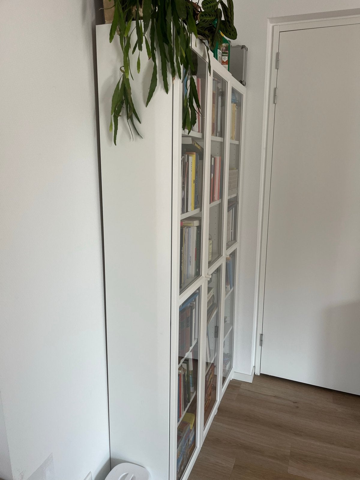 Witte Boekenkast met Glazen Deuren - IKEA Billy/Oxberg, Ophalen, 100 tot 150 cm, 200 cm of meer, Zo goed als nieuw