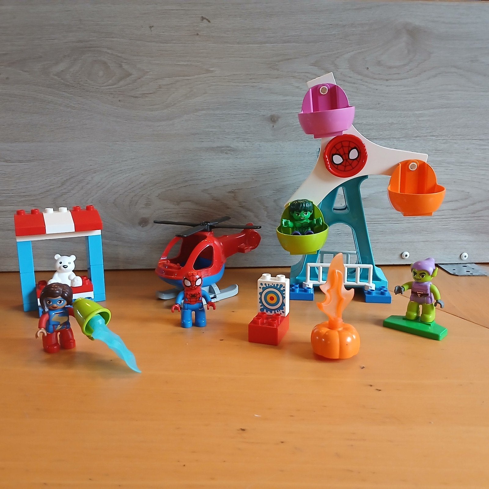 Duplo 10963 Spiderman en zijn vrienden op de kermis, Kinderen en Baby's, Speelgoed | Duplo en Lego, Ophalen of Verzenden, Zo goed als nieuw