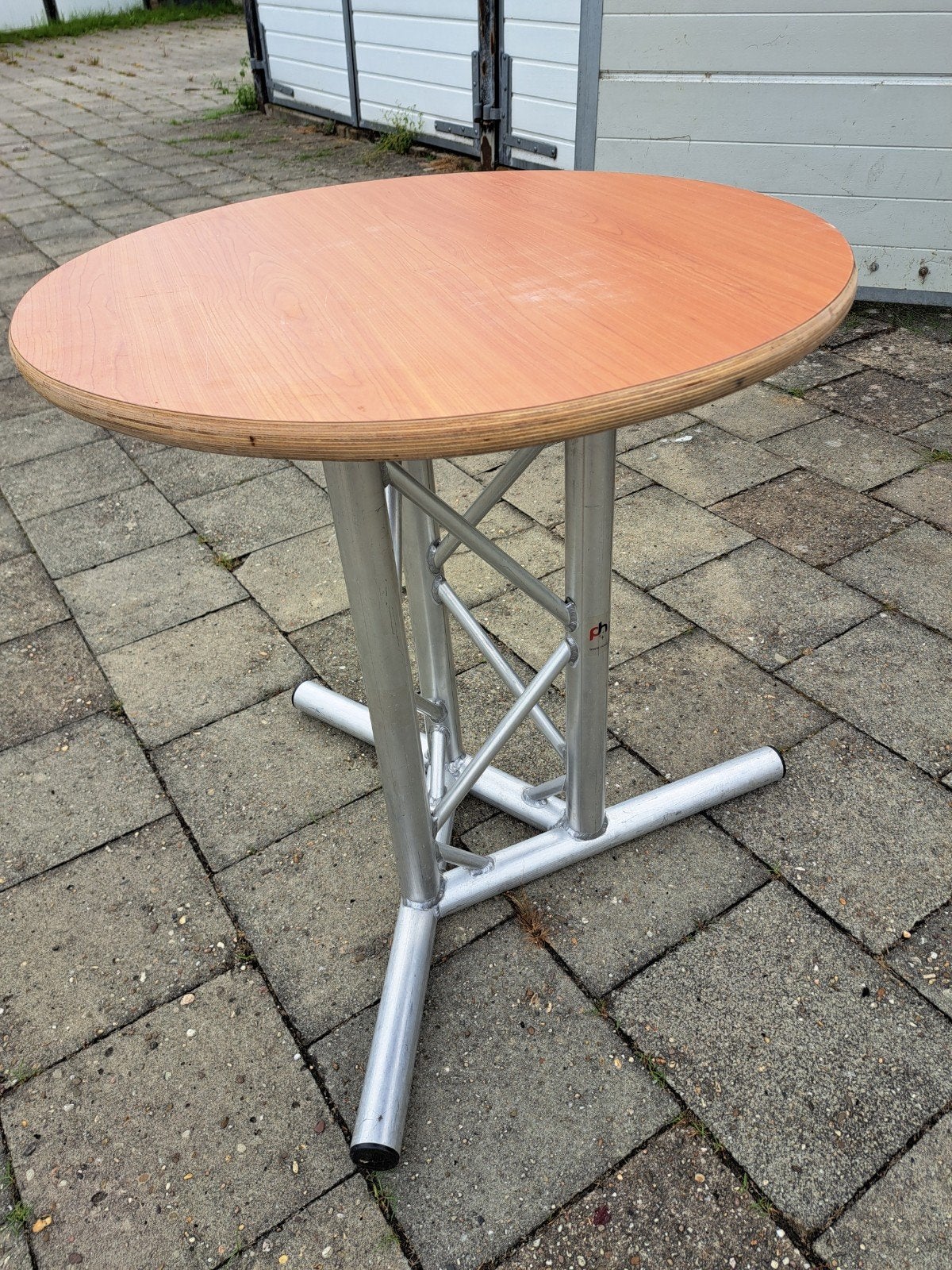 Truss terrastafel, Ophalen