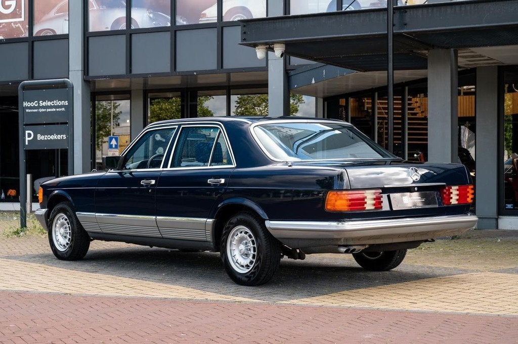 Mercedes-Benz S-Klasse 280 SE (bj 1985, automaat), Auto's, Oldtimers, Automaat, Stof, Blauw, Bedrijf