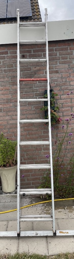 Tweedelige aluminium ladder, Doe-het-zelf en Verbouw, Ladders en Trappen, Ophalen, Gebruikt, Ladder, Opvouwbaar of Inschuifbaar
