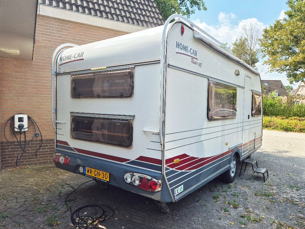 Home-Car Racer 48 Trophy, Stapelbed + rondzit + treinzit!, Caravans en Kamperen, Caravans, Home-car, Rondzit, 750 - 1000 kg, Particulier