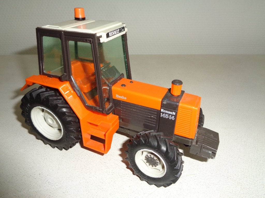 Britains Renault 145-14, Ophalen of Verzenden, Zo goed als nieuw, Tractor of Landbouw, Britains
