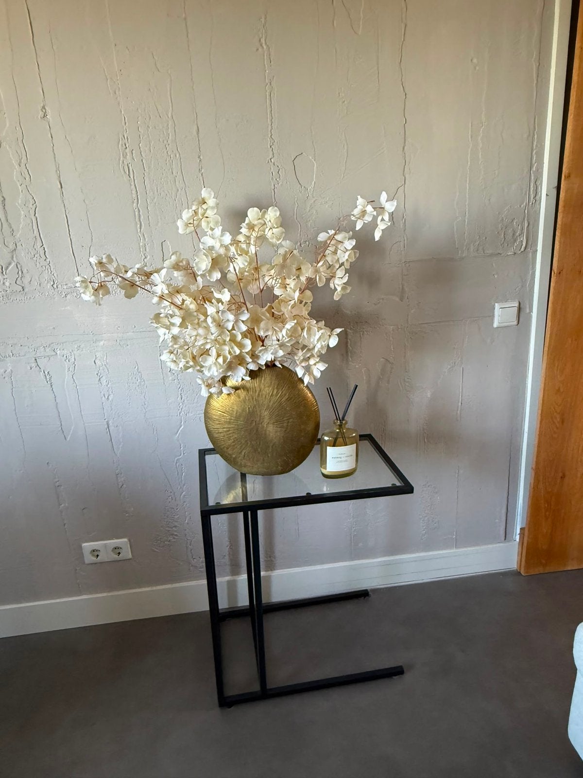 IKEA Vittsjö Bijzettafel - Mat Zwart met Glazen Plaat, Minder dan 55 cm, Gebruikt, Metaal of Aluminium, Rechthoekig