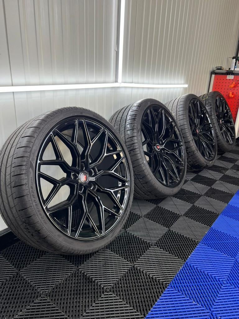 Vossen (look) Velgen met Pirelli Banden 22 inch, Auto-onderdelen, Ophalen, Gebruikt, 255 mm, Banden en Velgen
