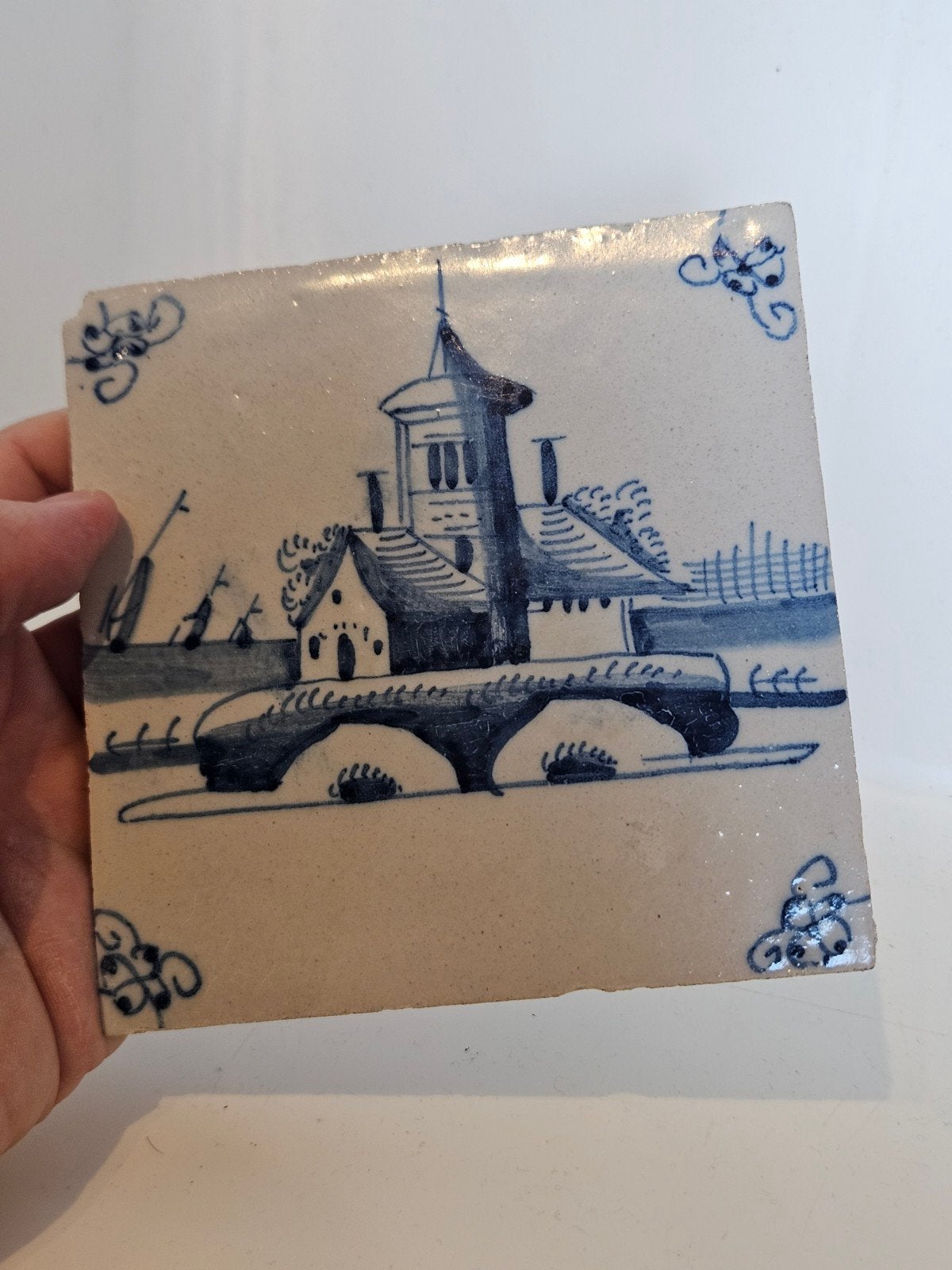 Antieke tegel Delft landschap kerk boten huizen, Verzenden