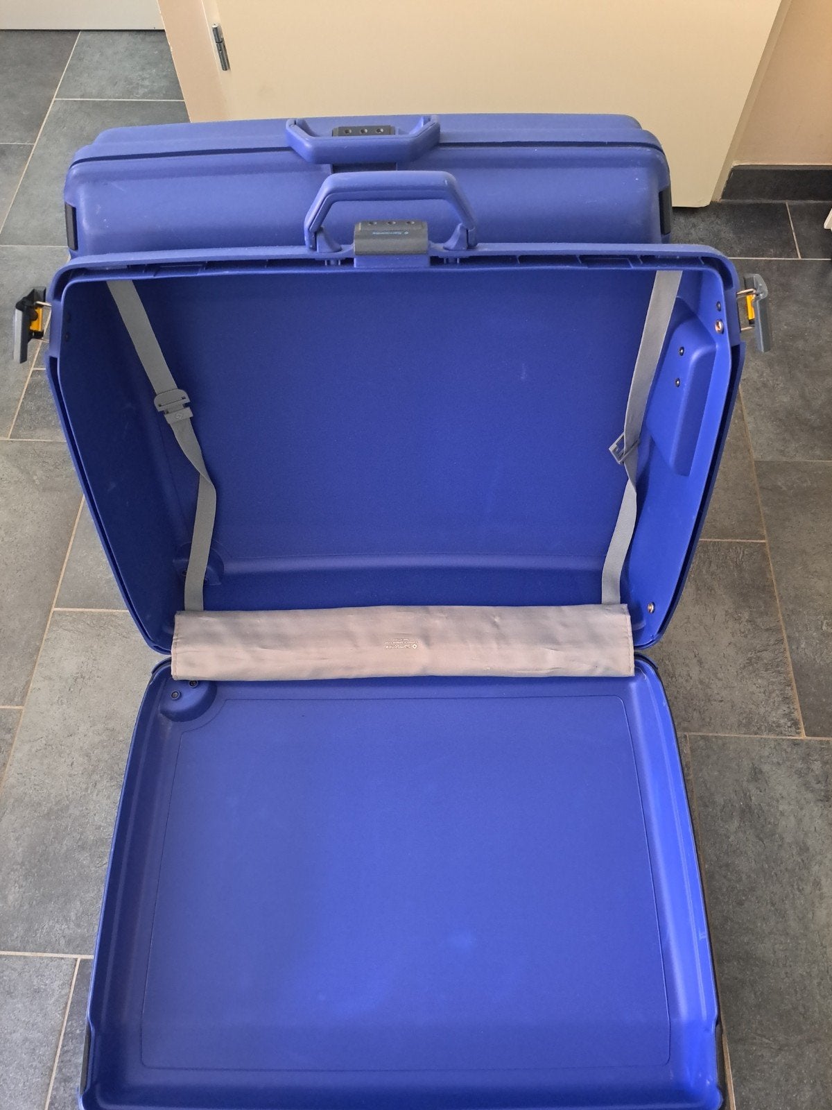 Samsonite koffers - Set van 2, Wieltjes, Gebruikt, Hard kunststof, 45 tot 55 cm
