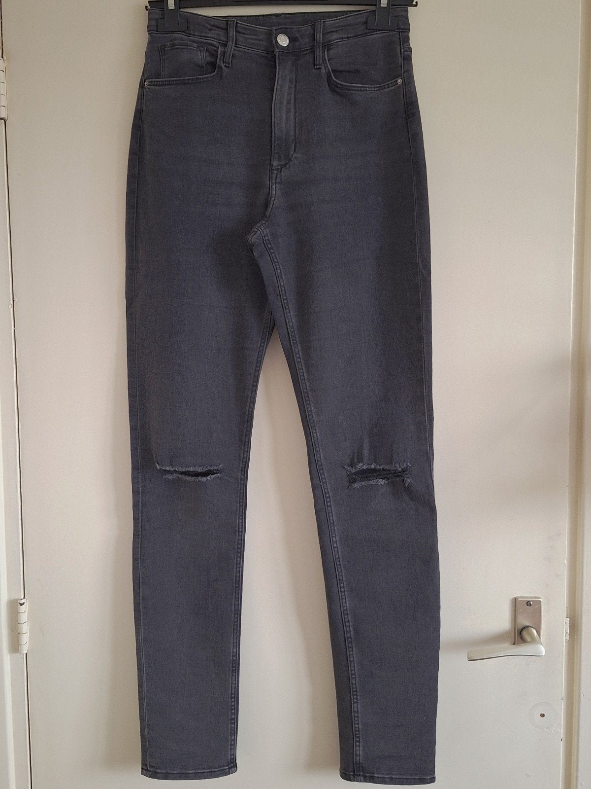 Spijkerbroek/jeans met gaten H&M maat 170, Broek, Meisje, H&M, Ophalen of Verzenden