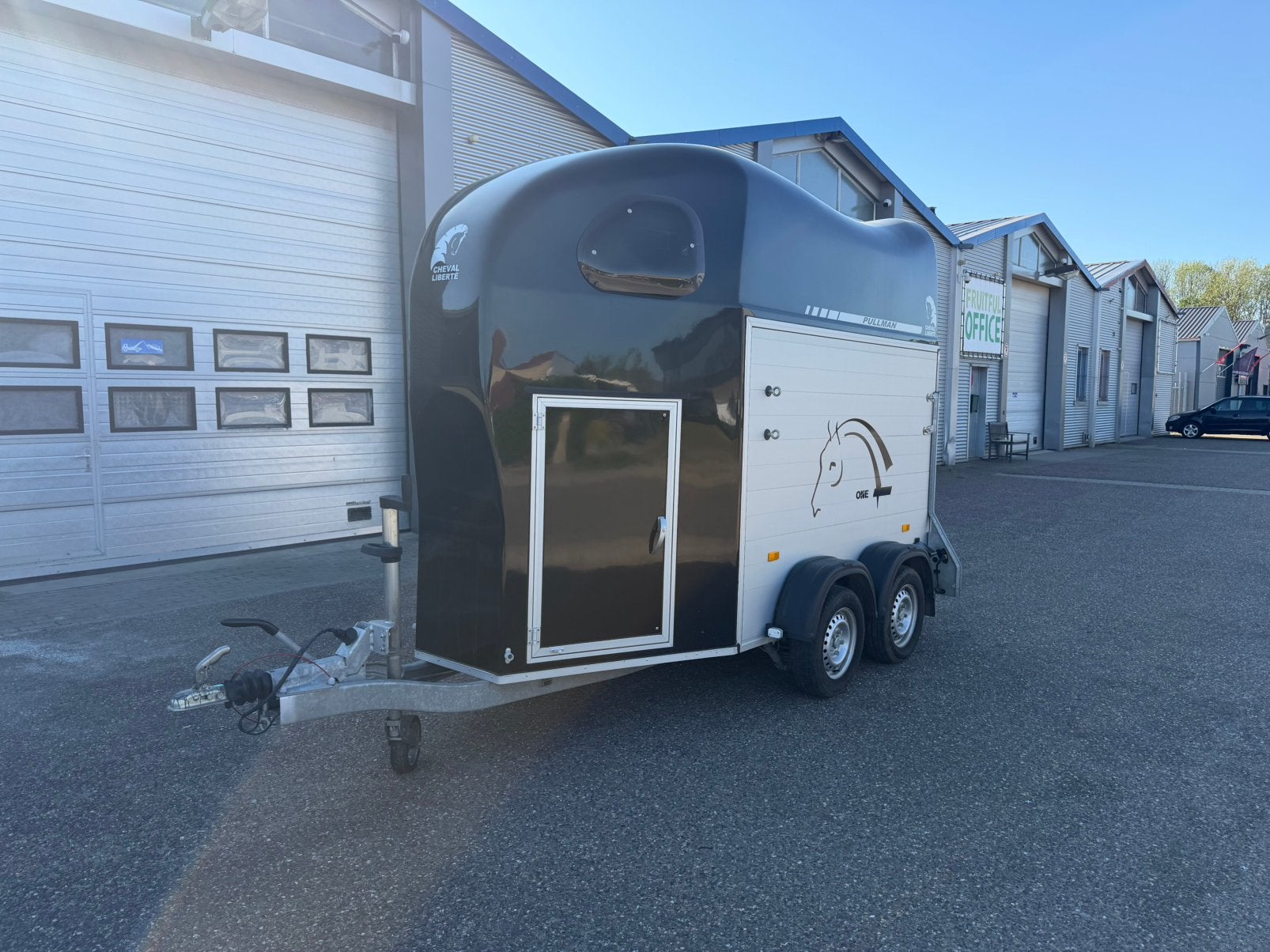 Nieuwstaat cheval liberte 1,5 paardstrailer 1 jaar oud, Dieren en Toebehoren, Paarden en Pony's | Trailers en Aanhangwagens, Ophalen