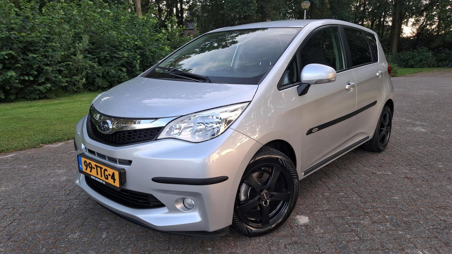 Subaru Trezia 1.3 Luxury LEDER NAVI BLUETOOTH DEALER OH!