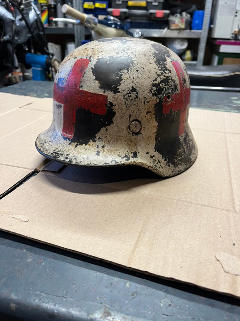 Duitse medic helm m40 ww2, Verzamelen, Ophalen of Verzenden, Duitsland, Helm of Baret