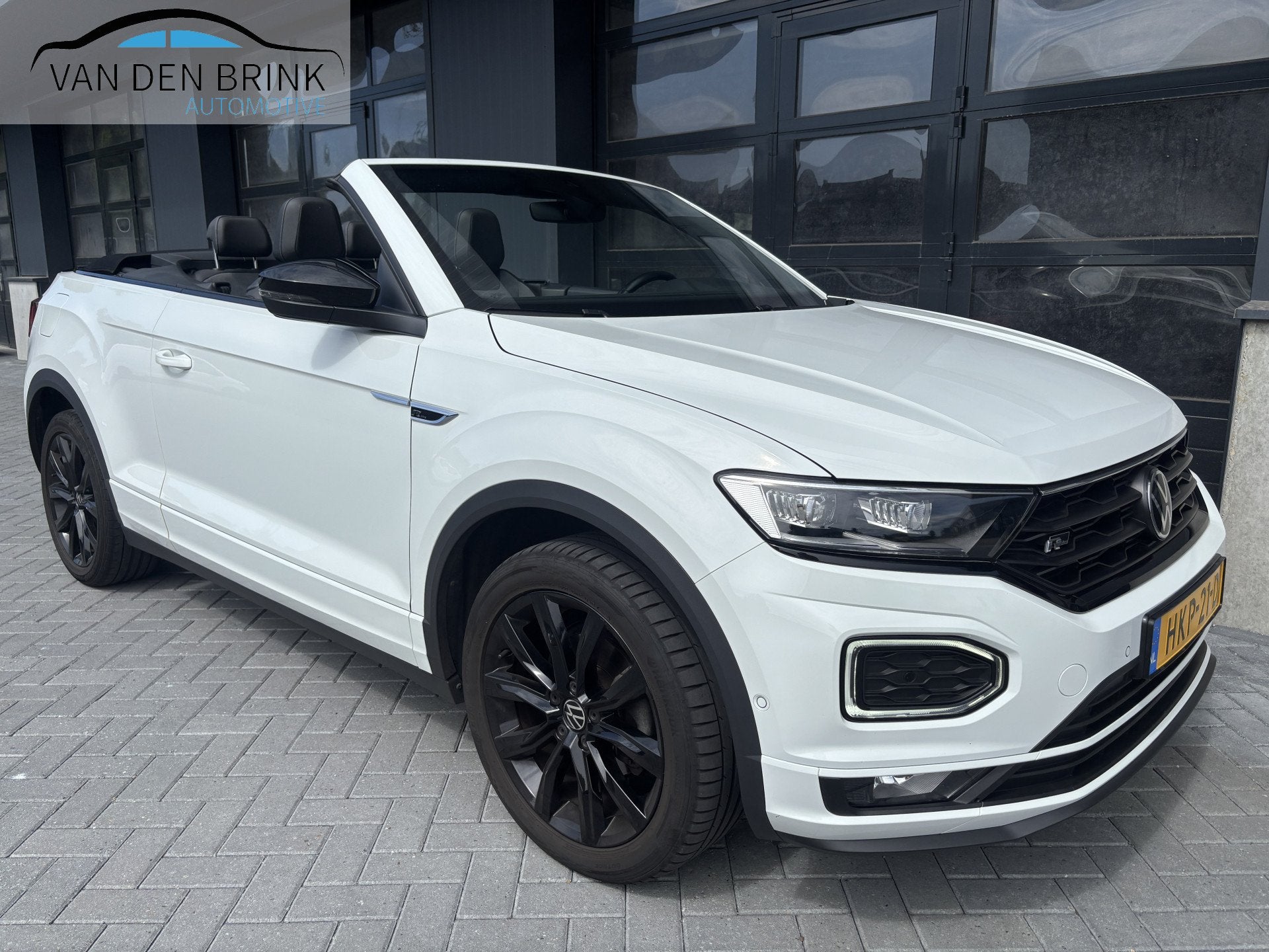 Volkswagen T-Roc Cabrio 1.5 TSI R-Line (bj 2022, automaat), Auto's, Volkswagen, 15 km/l, 4 cilinders, Leder en Stof, Wit