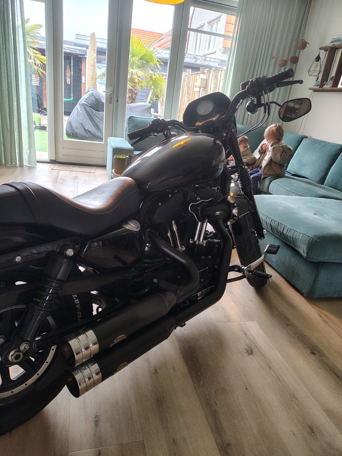 Harley-Davidson Sportster 1200 Custom - Volledig Zwart, Sportuitlaat, 2 cilinders, Gebruikt, Particulier