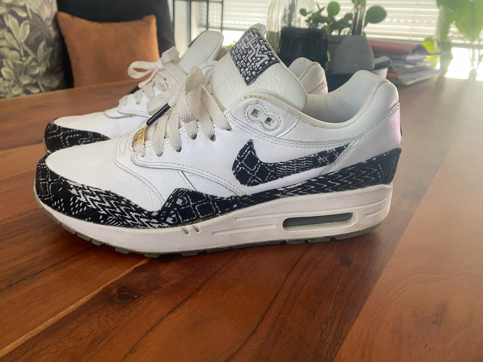 Nike Air Max 1 BHM maat 40,5, Ophalen of Verzenden, Gedragen, Wit, Sneakers of Gympen