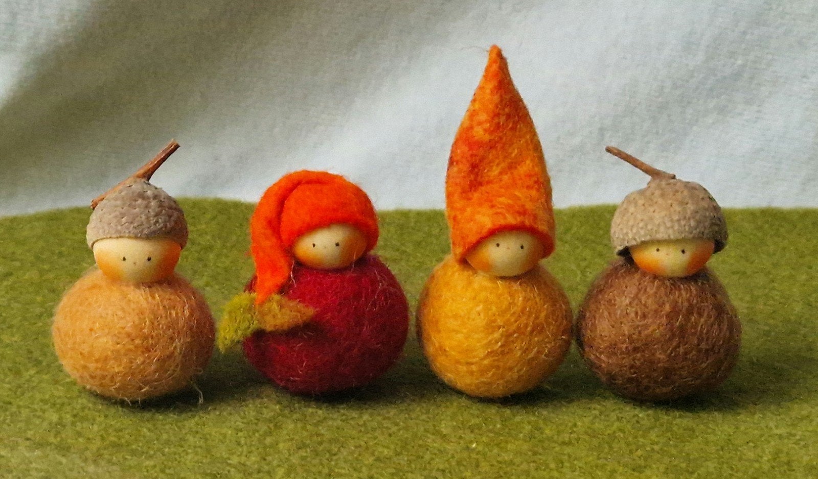 4 Wolvilt kabouters Vrije School Herfsttafel popjes herfst, Verzenden, Nieuw, Figuurtje(s), Wolvilt