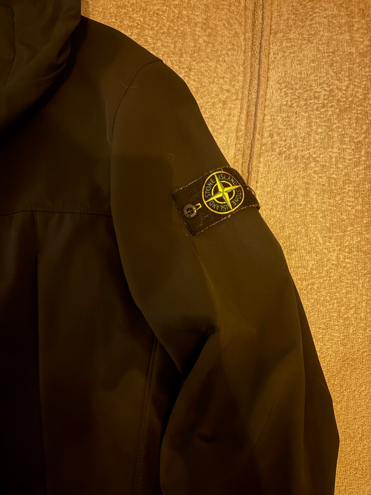 Originele Stone Island Soft Shell-R jas - Zwart maat L, Ophalen, Zo goed als nieuw, Maat 48/50 (M), Zwart