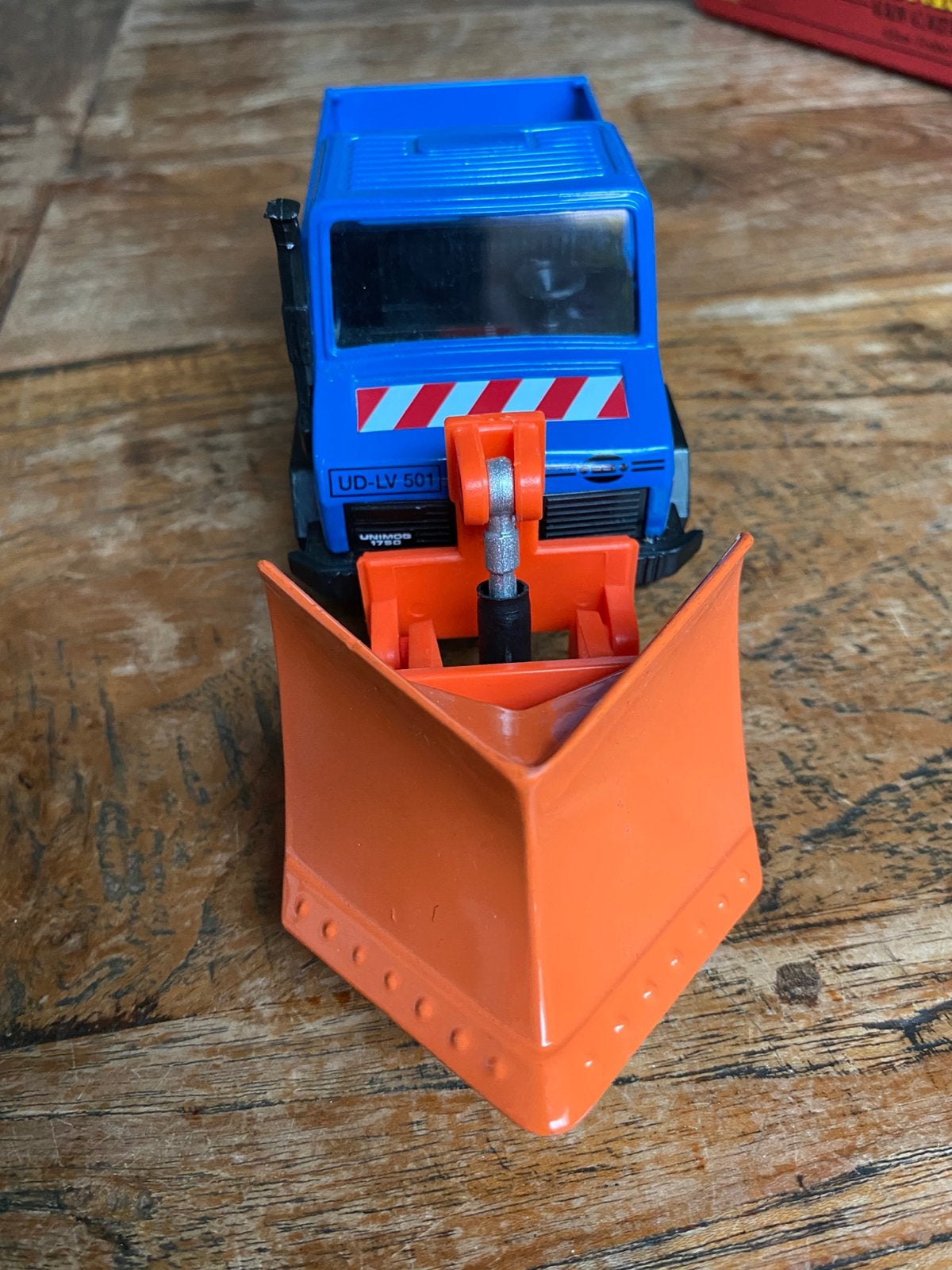 Mercedes Benz Unimog 1750, sneeuwploeg, nieuwstaat, Ophalen of Verzenden, Zo goed als nieuw, Bus of Vrachtwagen, Overige merken