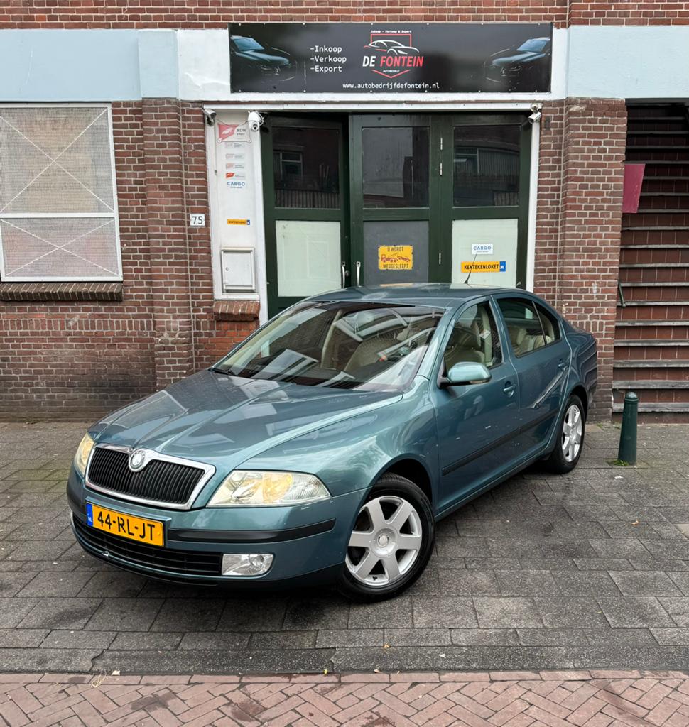 Skoda Octavia 1.6 FSI 85KW 2005 Airco/Nieuwe APK/Boekjes, Auto's, Skoda, Voorwielaandrijving, 15 km/l, Beige, 4 cilinders