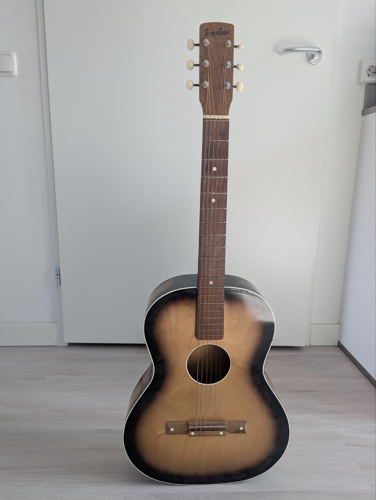 Vintage Symphonie Akoestische Gitaar, Muziek en Instrumenten, Snaarinstrumenten | Gitaren | Akoestisch, Ophalen, Gebruikt, Western- of Steelstringgitaar