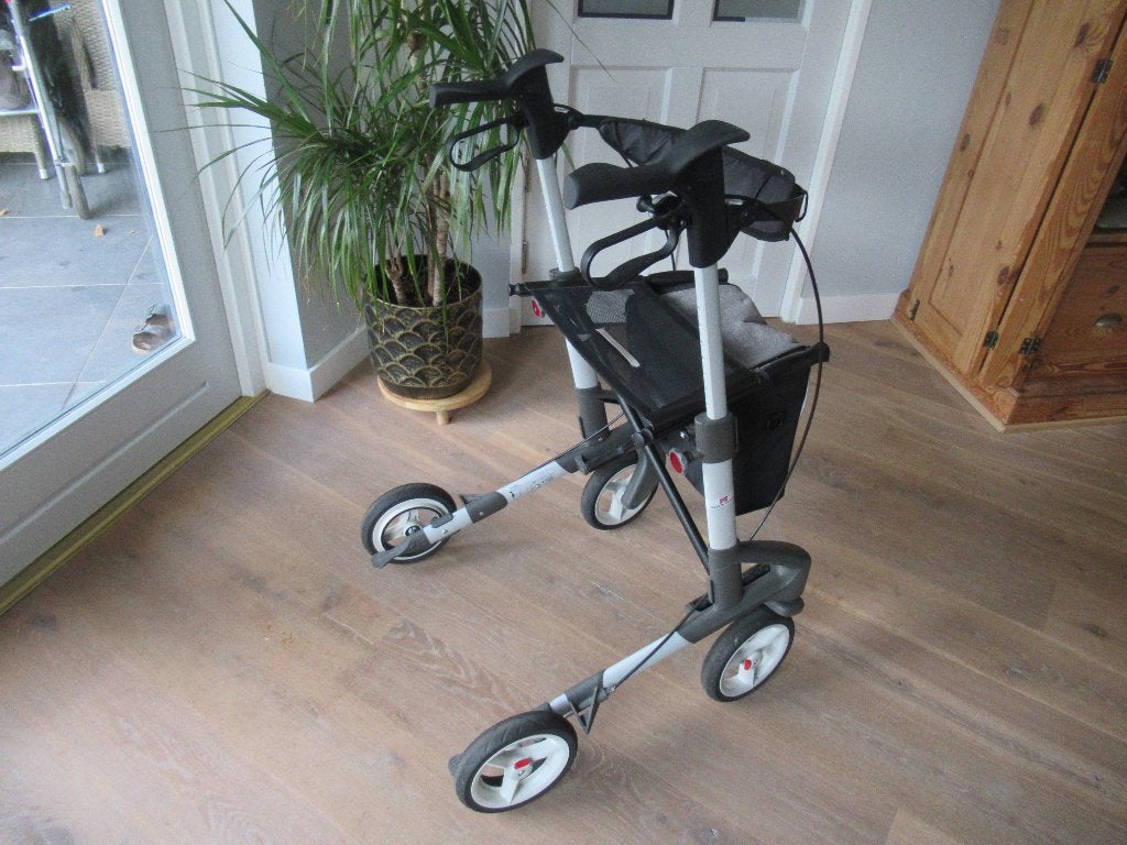 Nieuwste model Lichtgewicht M Topro Troja 5G Rollator + Tas, Diversen, Ophalen of Verzenden, Lichtgewicht