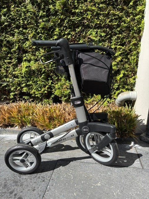 lichtgewicht rollator Gemino 60M, Diversen, Ophalen, Lichtgewicht, Zo goed als nieuw