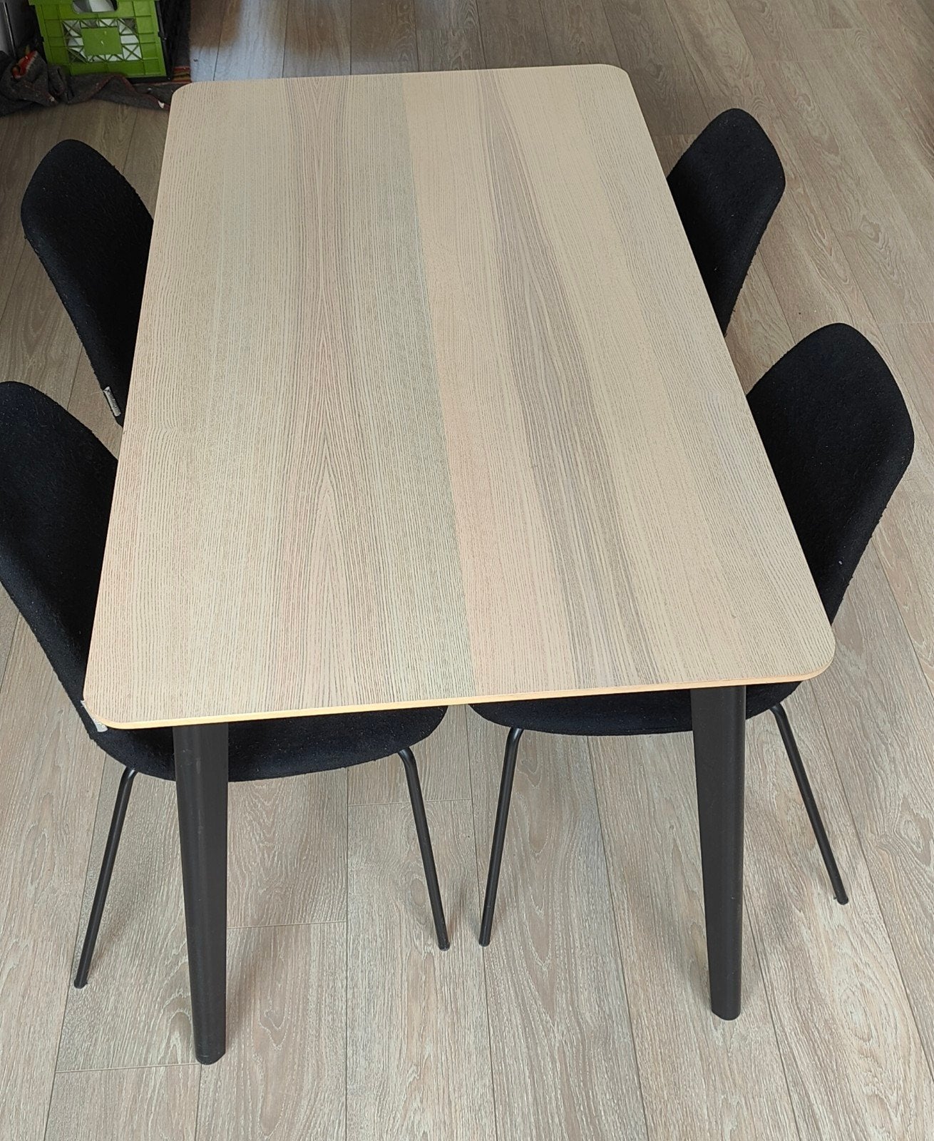 Foto 4 van japandi eettafel 140 x 78 tafel licht eiken zwarte poten