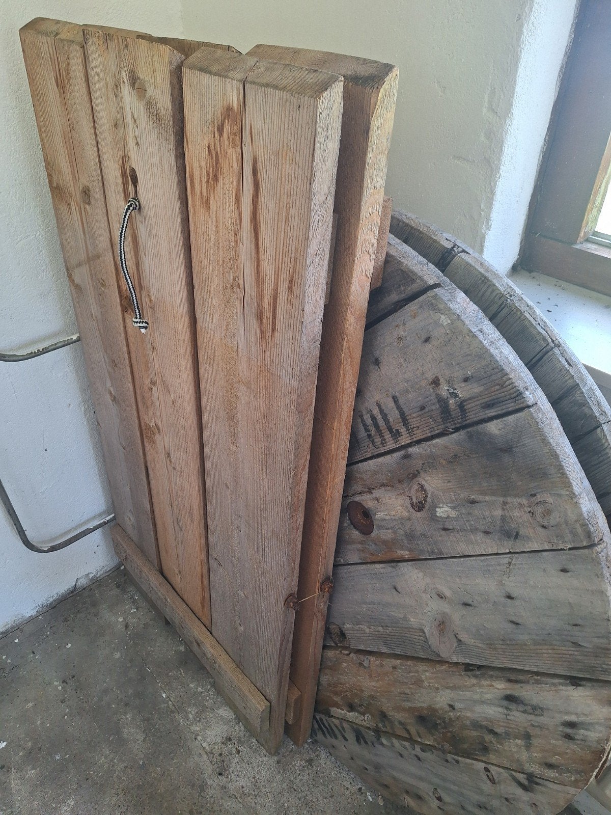Twee statafels hout inklapbaar haspel, Tuin en Terras, Ophalen