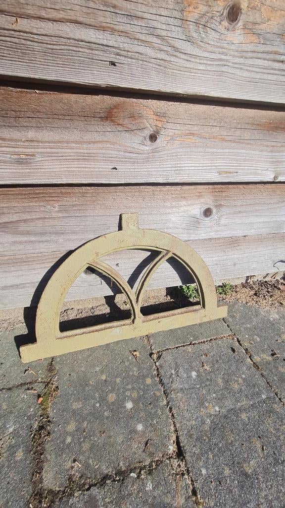 Prachtig gietijzeren stalraampje - 46.5x27.5cm, Ophalen, Gevelraam of Ruit, Gebruikt, Minder dan 80 cm