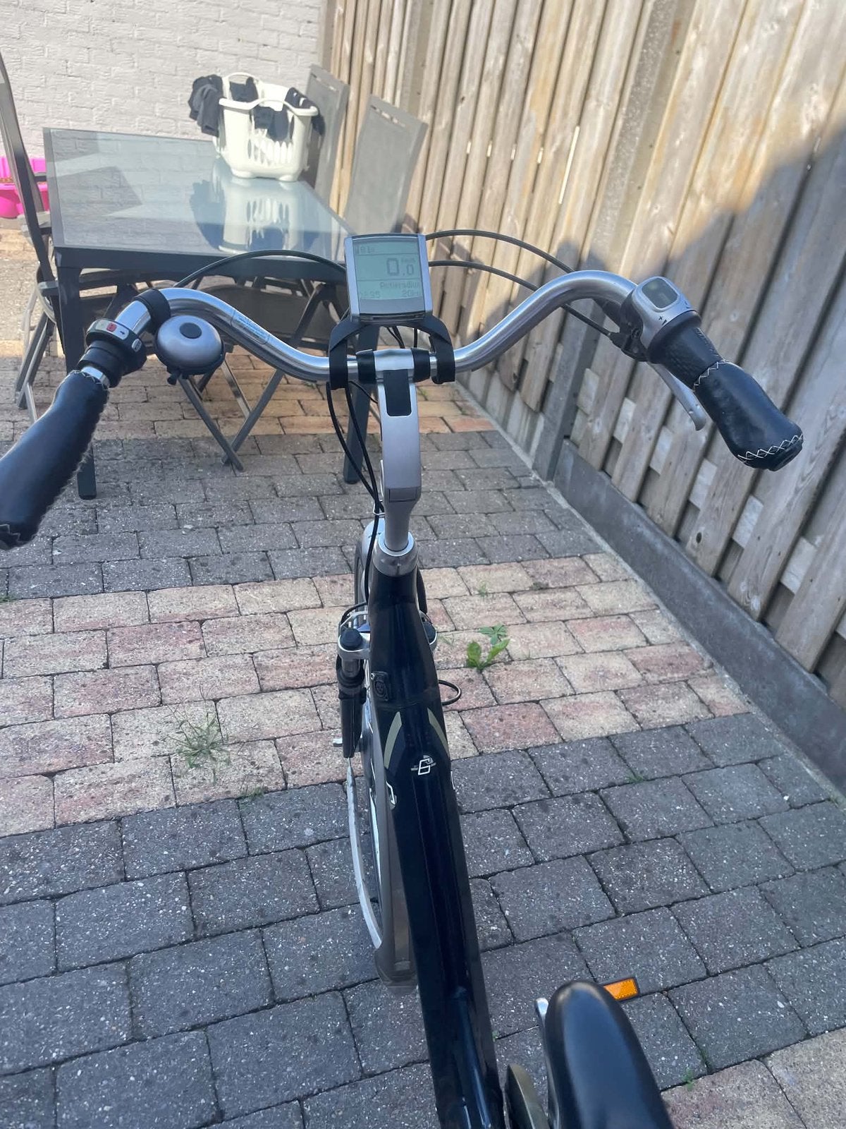 Foto 7 van Electrische dames fiets batavus 28 inch 8 versnelingen