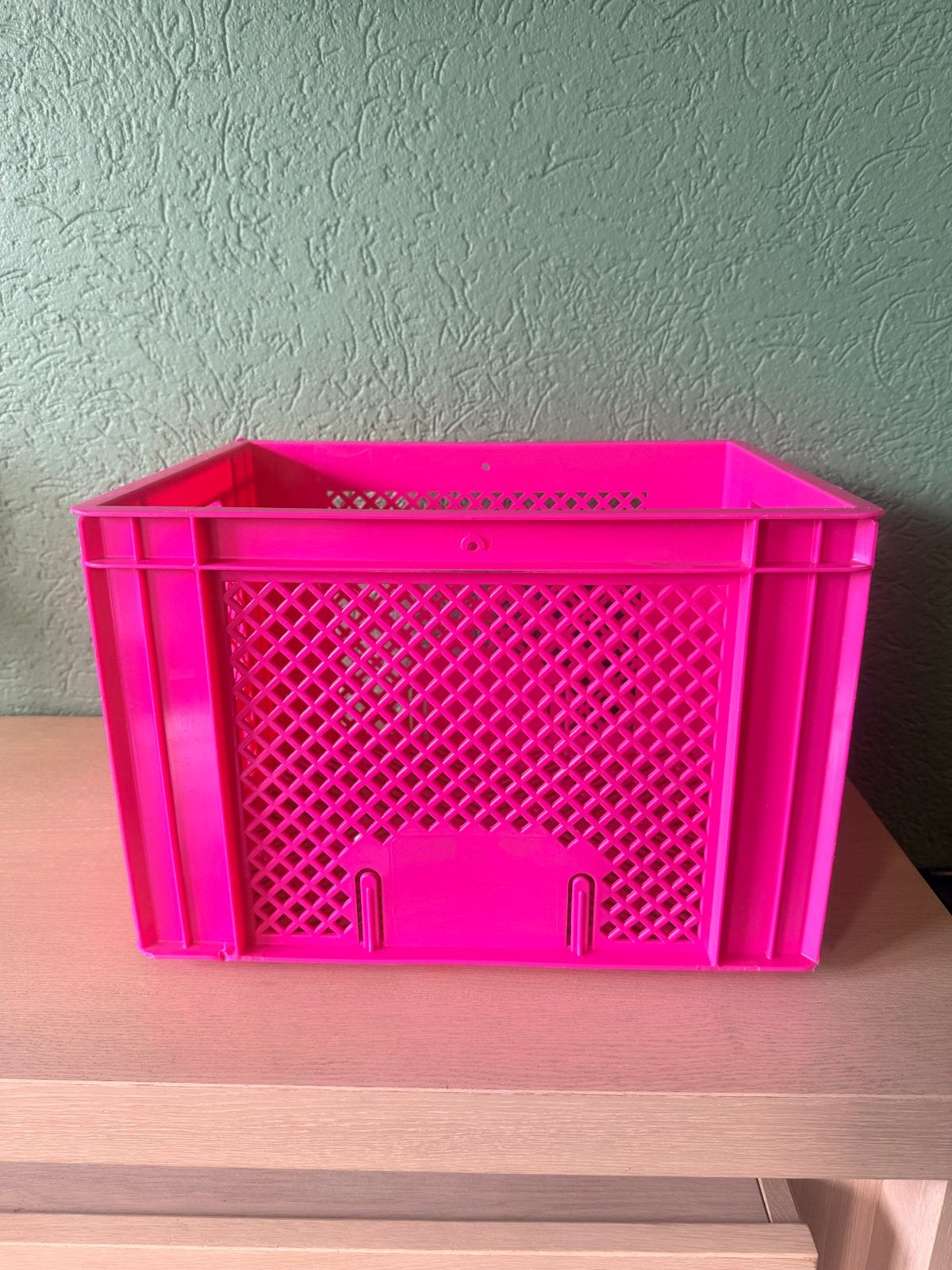 TOM Fietskrat 31,2L roze 40x30 cm met lichte gebruikssporen, Fietsen en Brommers, Ophalen, Gebruikt, Overige typen, 20 tot 40 kg