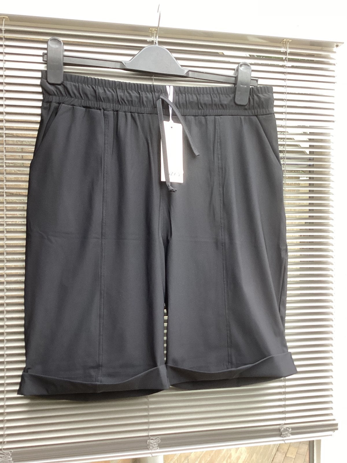 Suzy-Q Travelstof korte broek zwart, Kort, Zwart, Maat 46/48 (XL) of groter, Nieuw