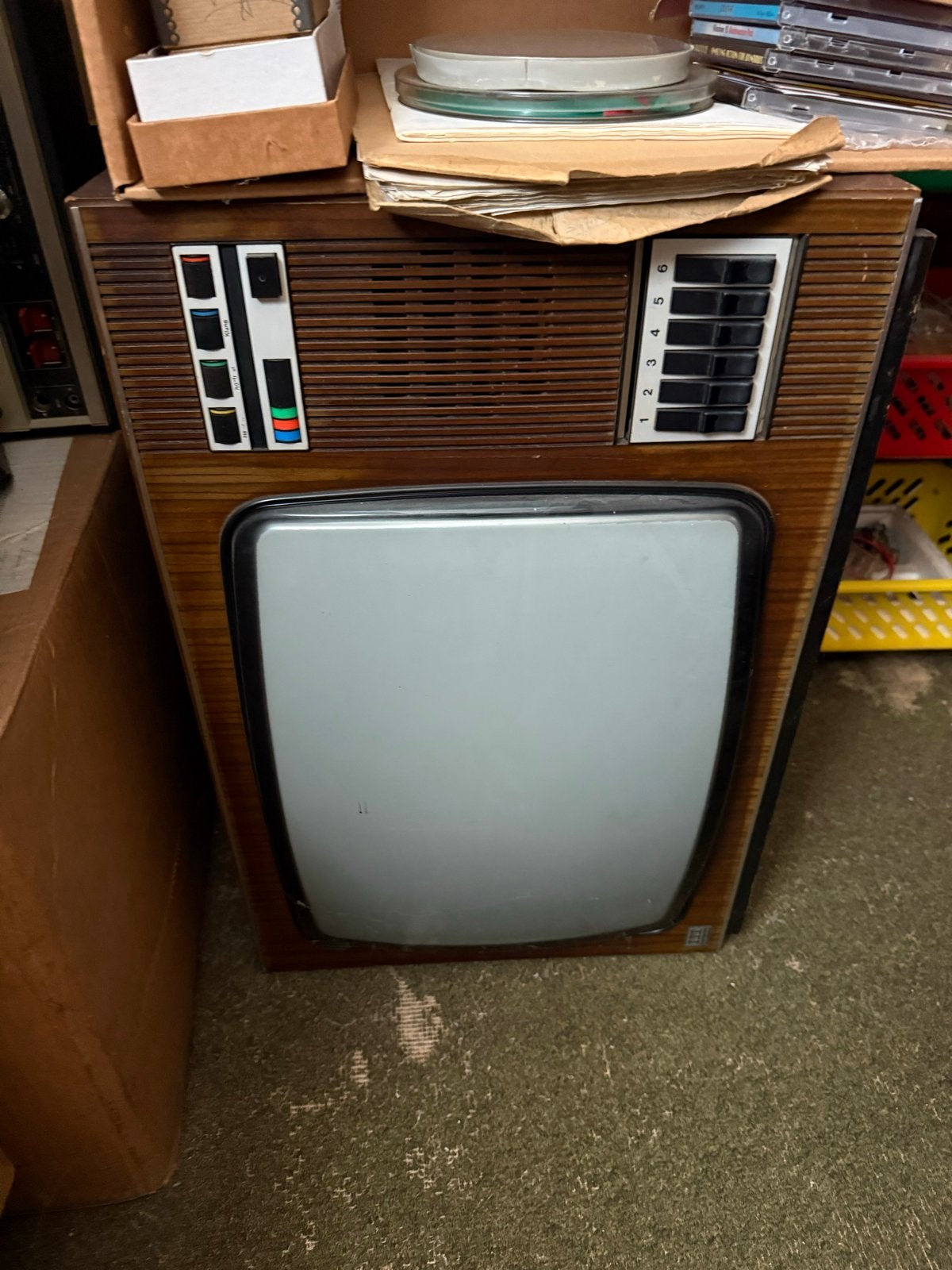 Vintage kleurentelevisie met houten ombouw, Ophalen, Gebruikt, 40 tot 60 cm, Overige merken