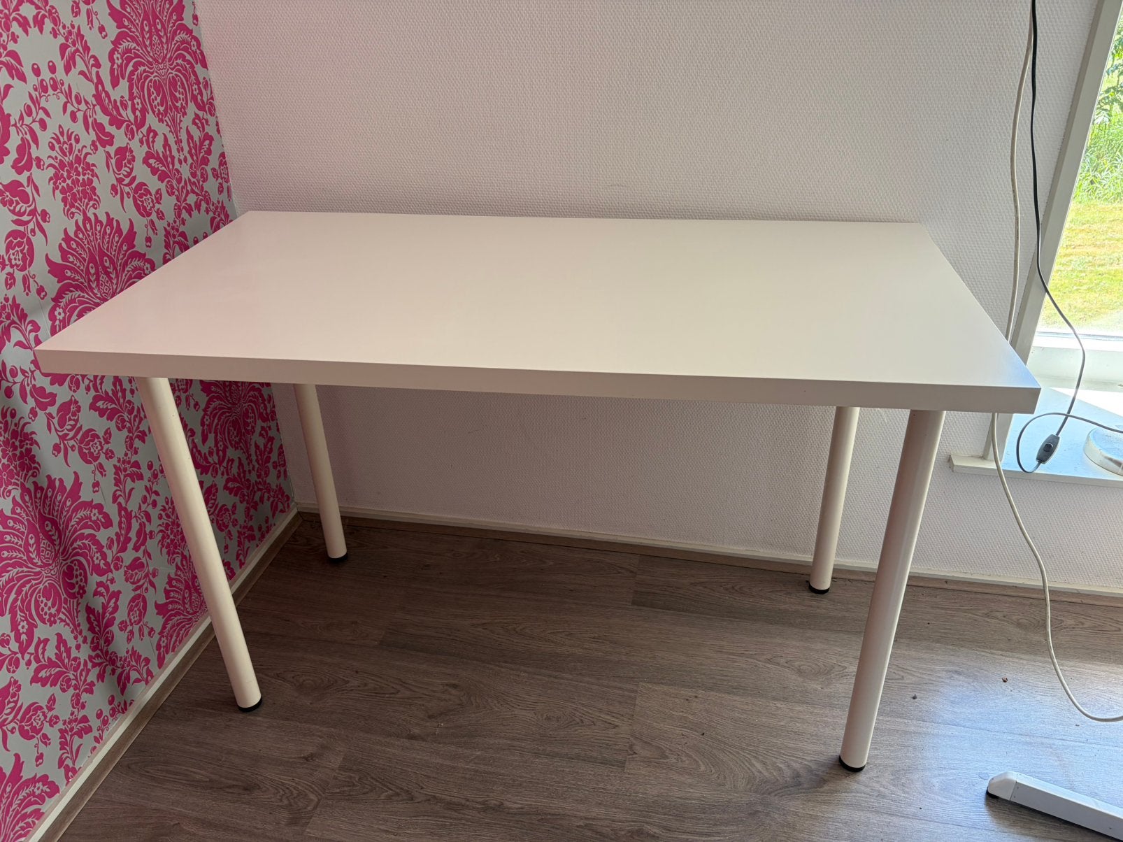 LAGKAPTEN tafel/bureau, Ophalen, Zo goed als nieuw