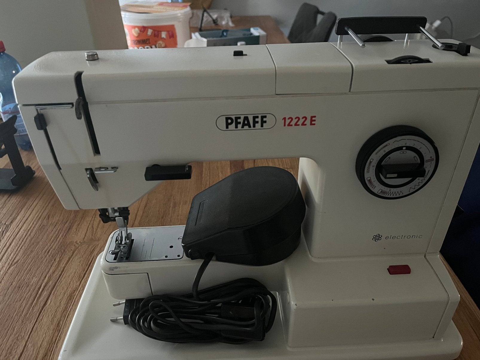 Pfaff 1222E naaimachine, Ophalen, Zo goed als nieuw, Naaimachine, Pfaff