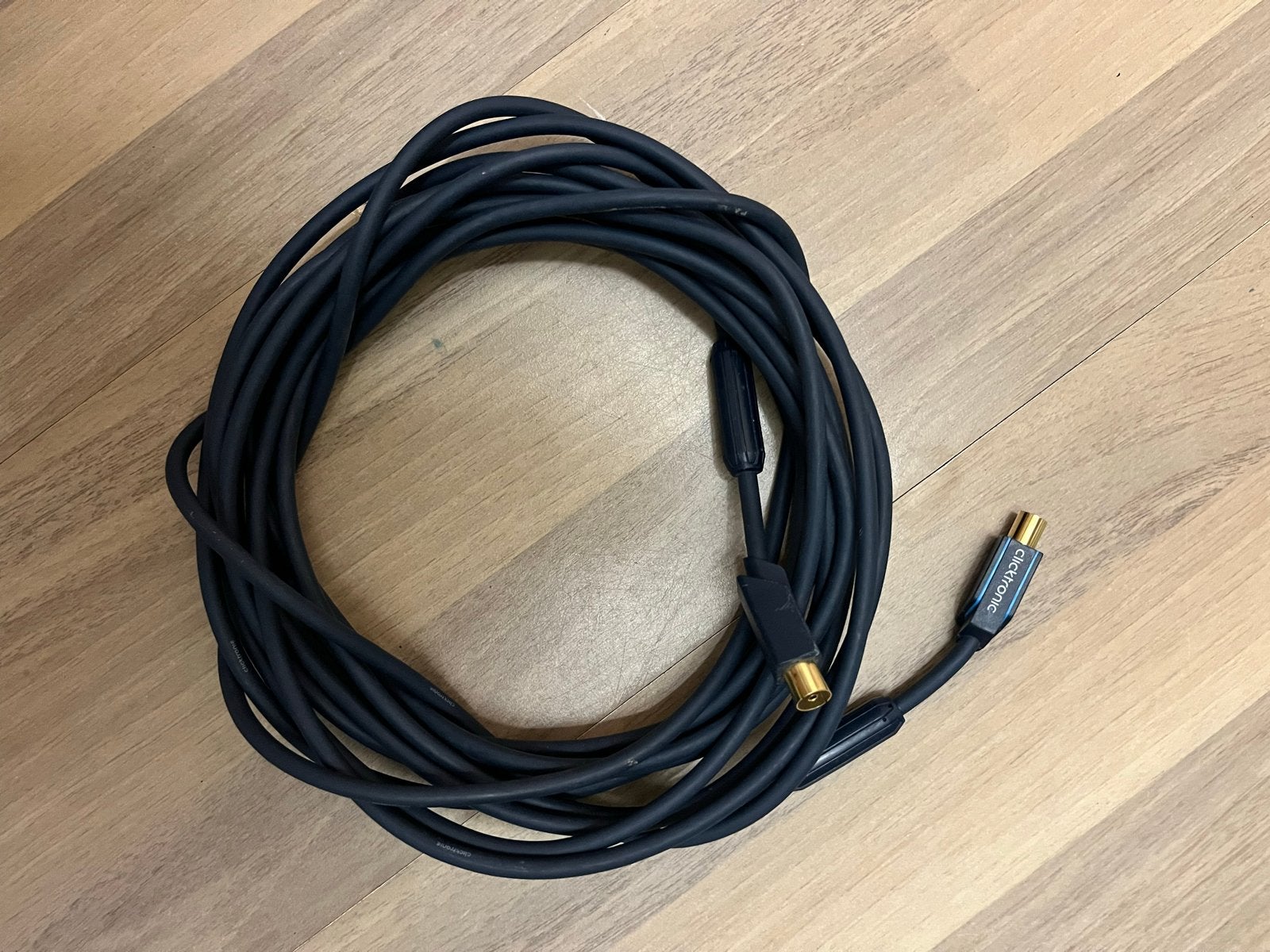 8m Flexibele Kwaliteits TV/Radio Kabel Vergulde Contacten, Audio, Tv en Foto, Audiokabels en Televisiekabels, Ophalen of Verzenden