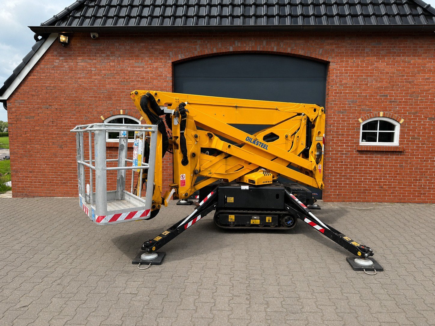 Te Huur : spinhoogwerker 17 meter, Diensten en Vakmensen