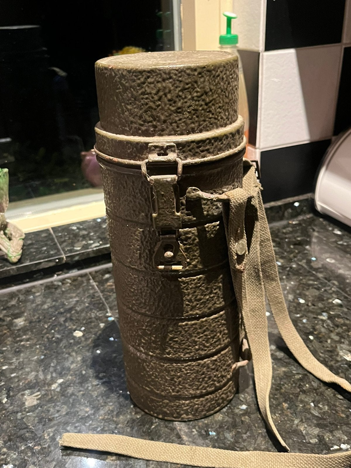 Duitse Gasmasker bus Bundeswehr 1958, Verzamelen, Ophalen of Verzenden, Landmacht, Duitsland, Overige typen