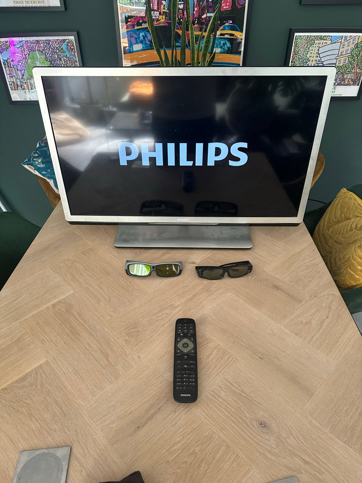 Philips TV met actieve 3D en 2 brillen, Ophalen, Philips, Gebruikt, 50 Hz
