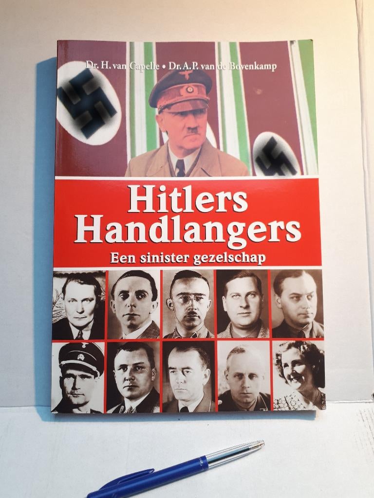 Hitlers handlangers : een sinister gezelschap, Ophalen of Verzenden, Tweede Wereldoorlog, Zo goed als nieuw, Overige onderwerpen