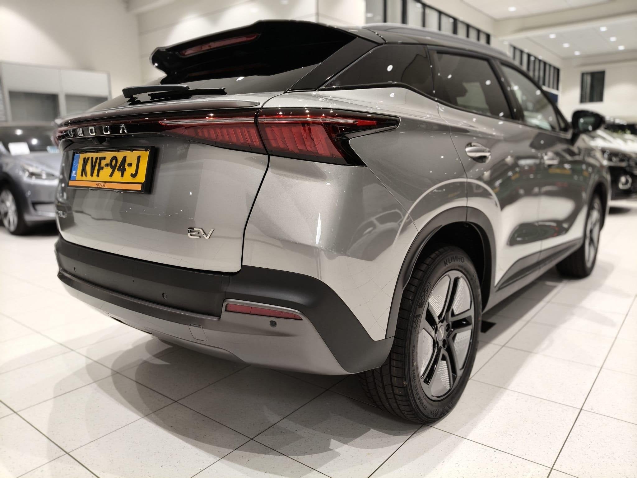 Omoda 5 EV Premium 61 kWh | Demo | Panoramadak | Stoelverwar, Auto's, 750 kg, Origineel Nederlands, 430 km, 211 pk