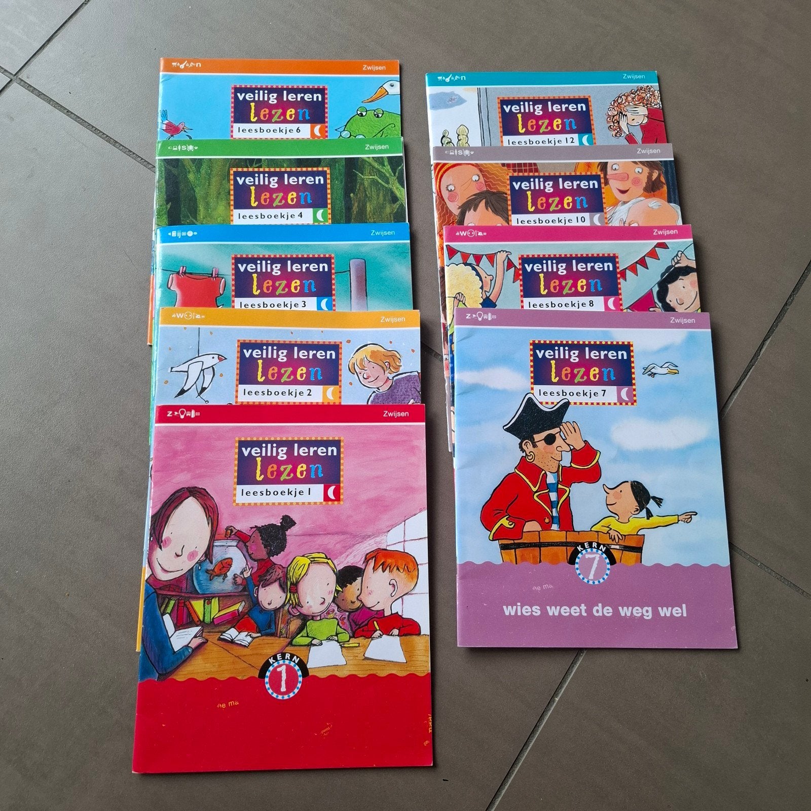 Maanboekje Veilig Leren Lezen -  Set, Ophalen of Verzenden, Gelezen, Zwijsen, Non-fictie