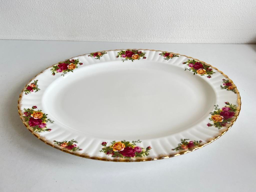 Royal Albert Old Country Rosés schaal ovaal 41 cm, Huis en Inrichting, Keuken | Servies, Ophalen of Verzenden, Zo goed als nieuw