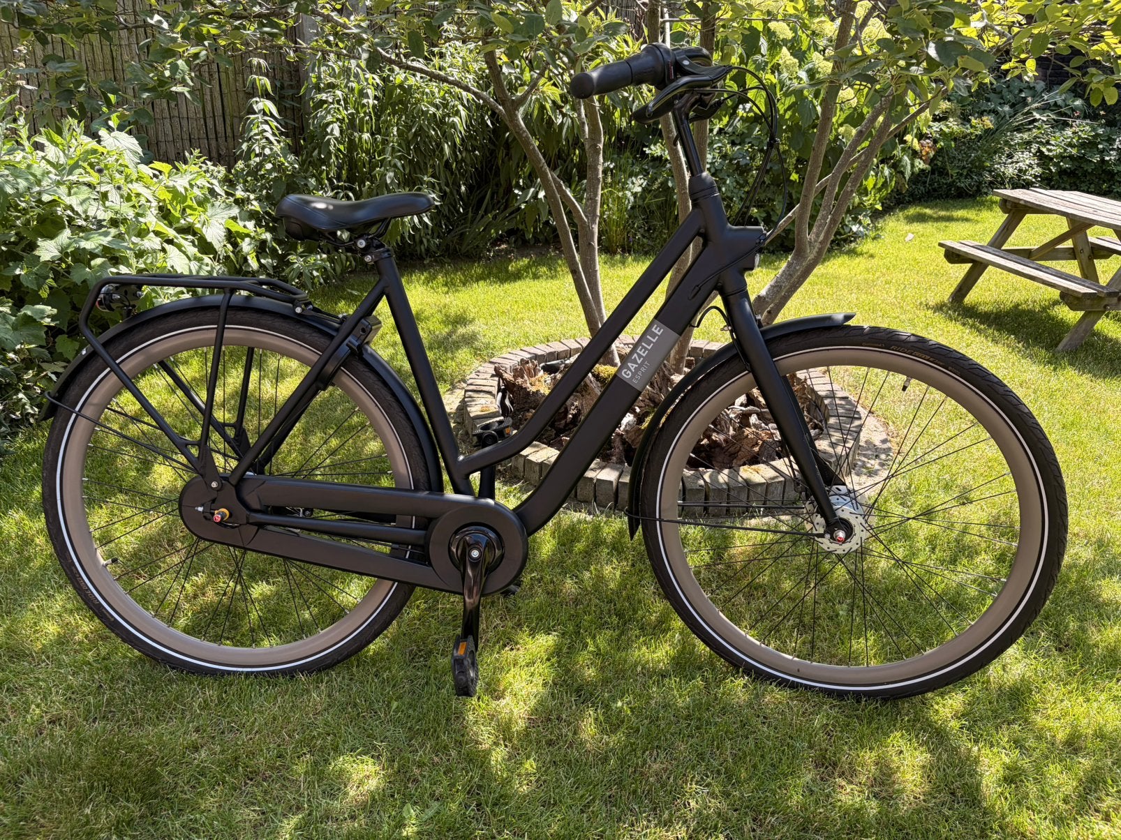 Gazelle esprit,28inc7v54fr,brugklasfiets,moederfiets,fiets, Fietsen en Brommers, Fietsen | Meisjes, Ophalen, Zo goed als nieuw