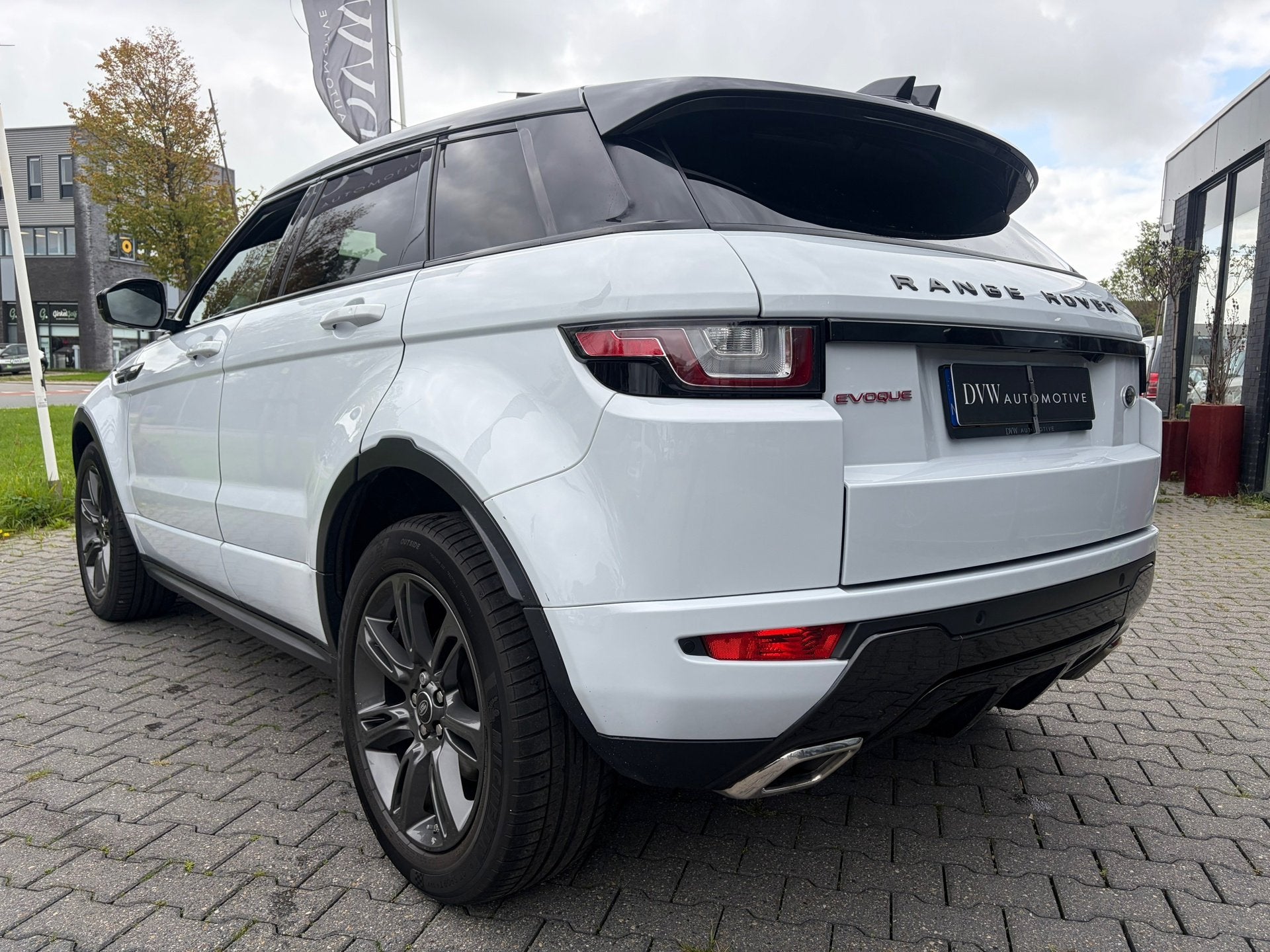 Land Rover Range Rover Evoque 2.0 TD4 HSE Dynamic, Auto's, Automaat, Gebruikt, 2000 kg, Wit