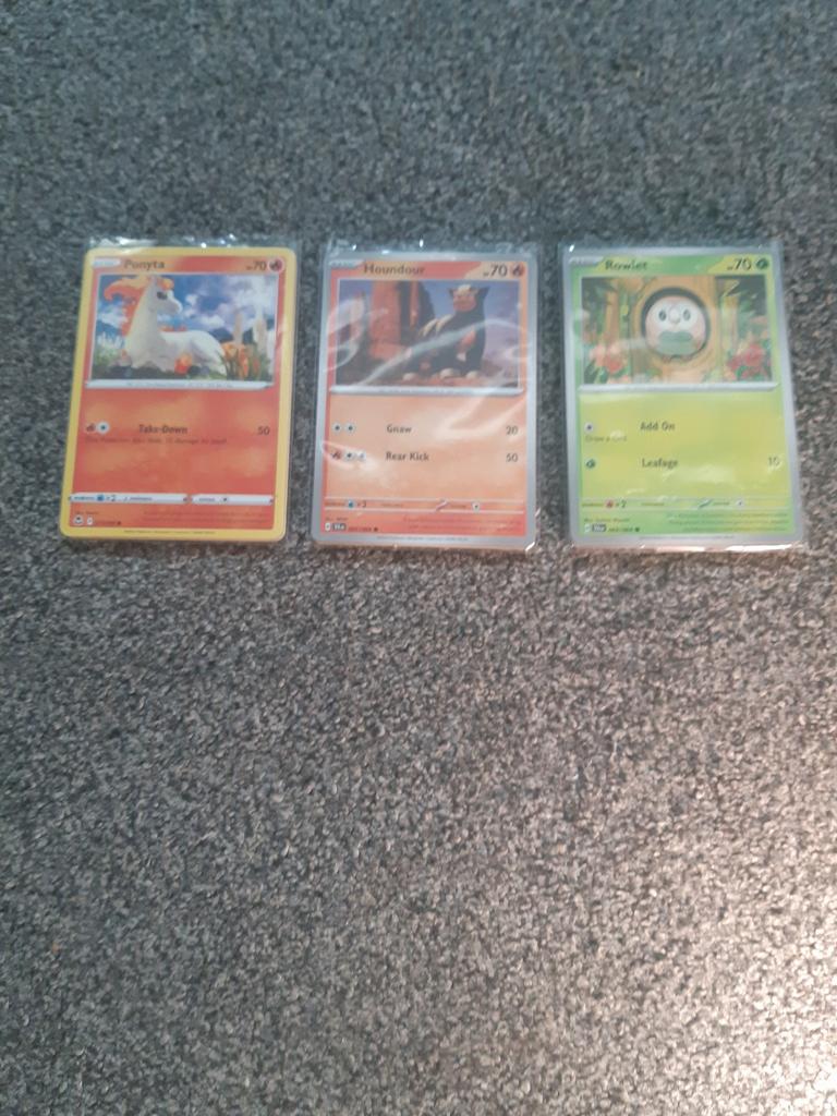 Pokémon kaarten spel een één van deze drie pakjes zit en hit, Hobby en Vrije tijd, Ophalen of Verzenden, Nieuw, Meerdere kaarten