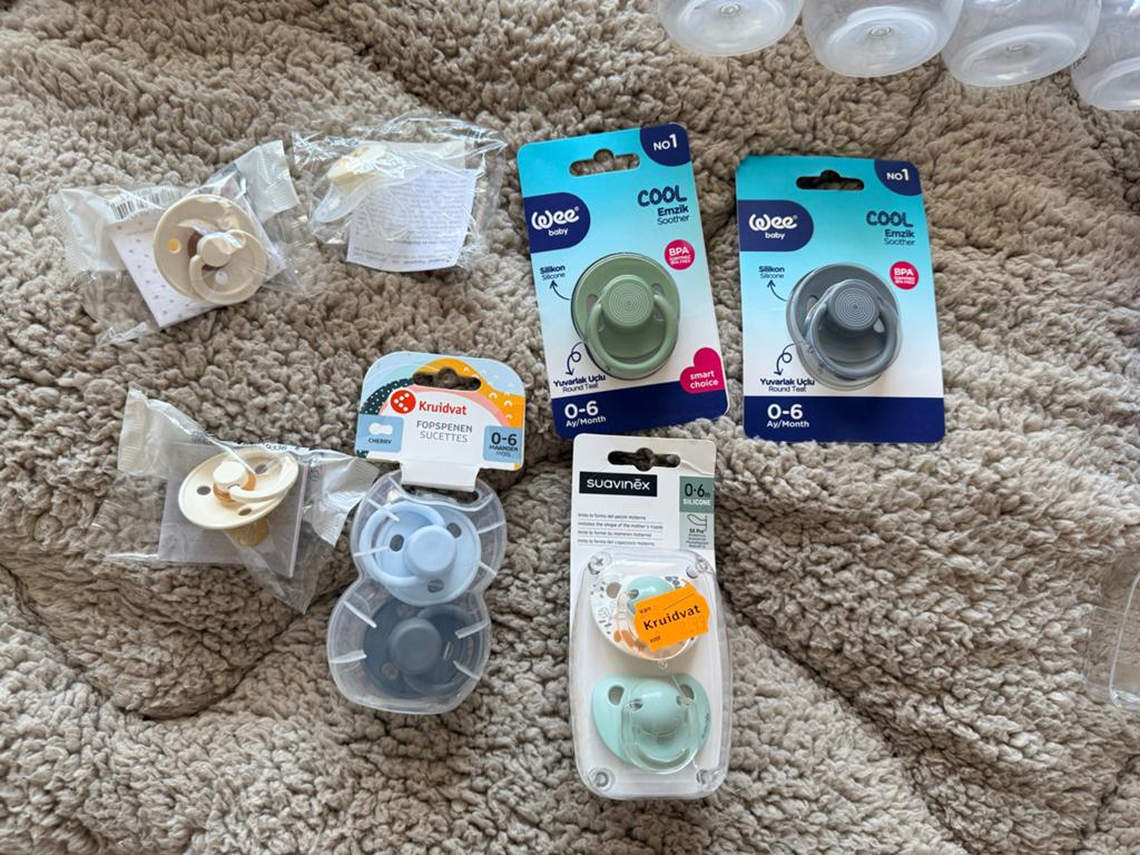 9 Nieuwe Fopspenen Diverse Merken (Suavinex, Kruidvat, Wee), Kinderen en Baby's, Babyvoeding en Toebehoren, Nieuw, Ophalen of Verzenden