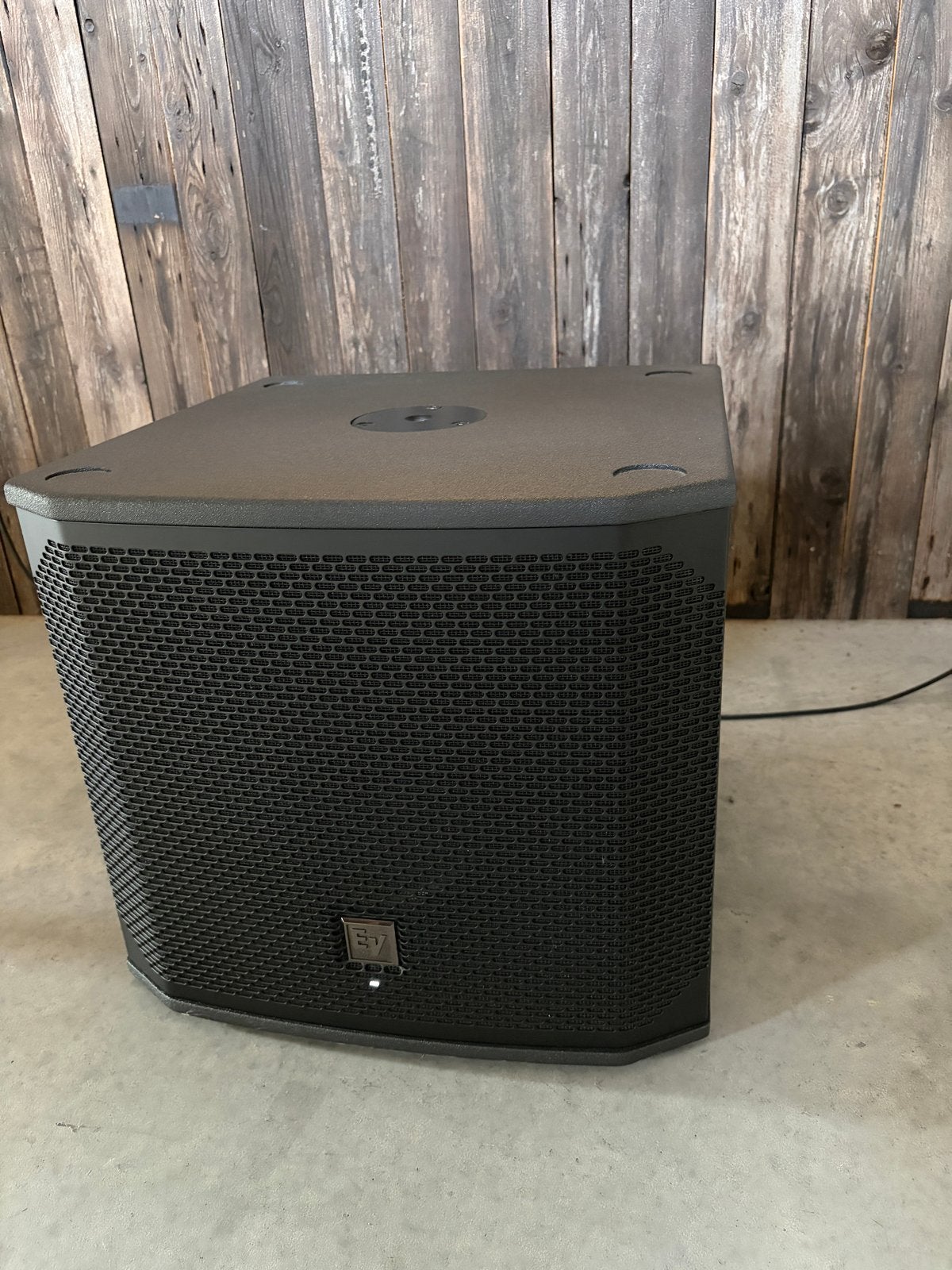 Electro-Voice ELX200 12 SP Powered Subwoofer - nieuwstaat, Subwoofer, Zo goed als nieuw, Ophalen, 150 watt of meer